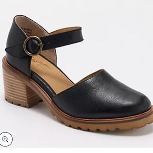 Seychelles Leather Mary Jane block heels -Black